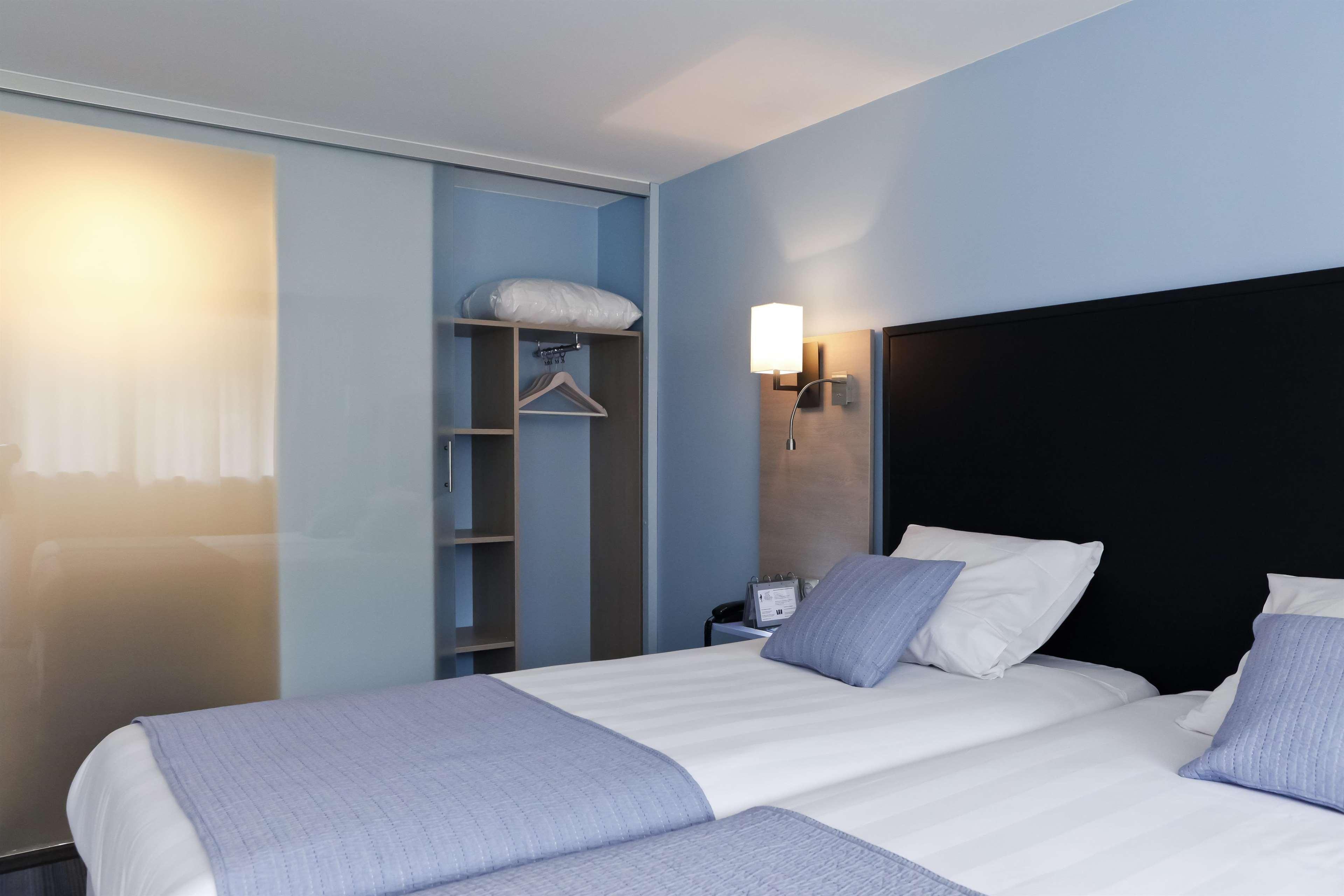 Kyriad Lyon Sud Foy 3*
