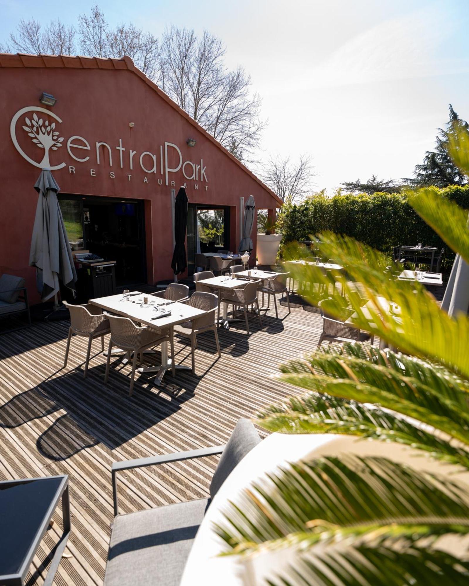Kyriad Lyon Sud Foy Hotel