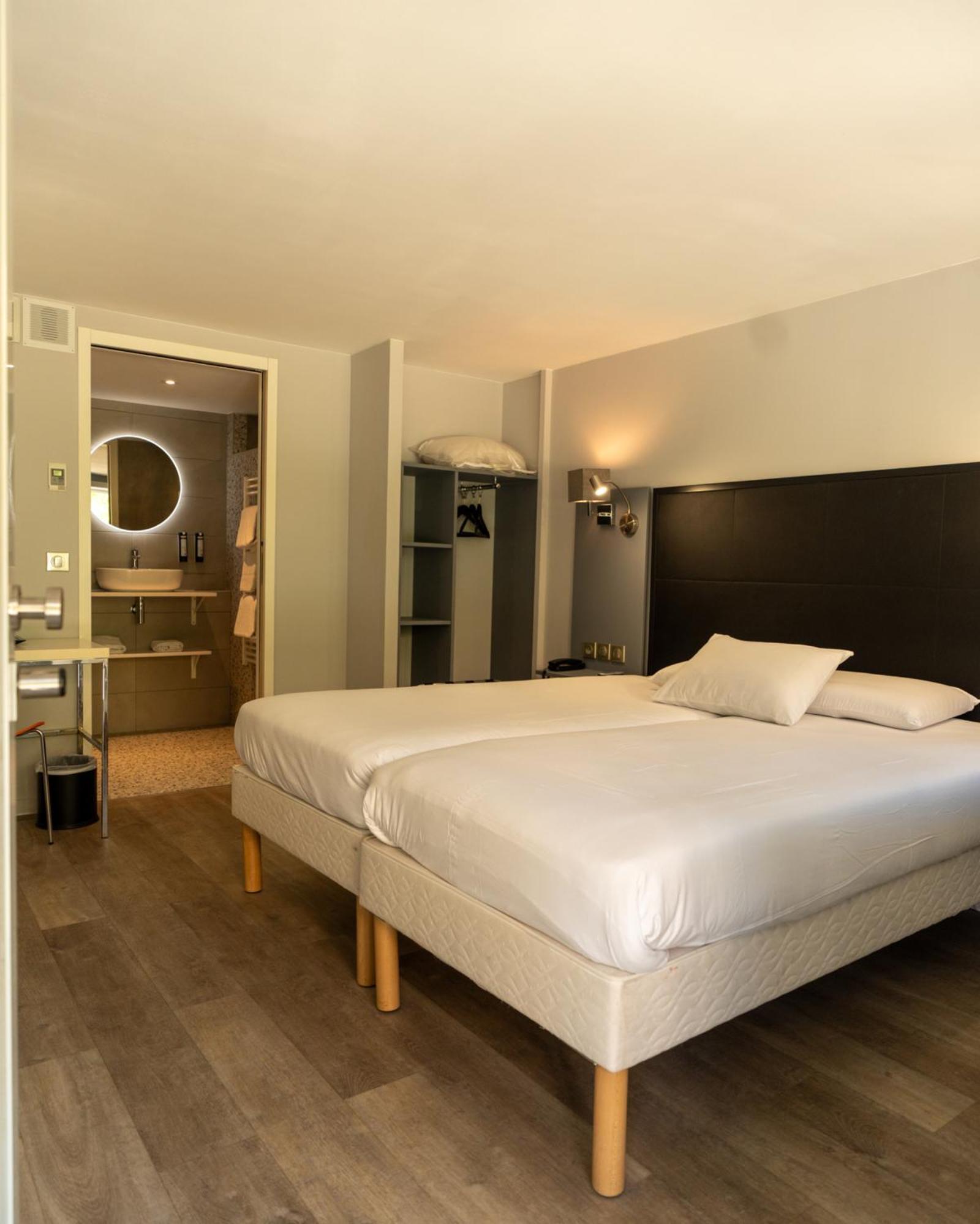 Kyriad Lyon Sud Foy 3*